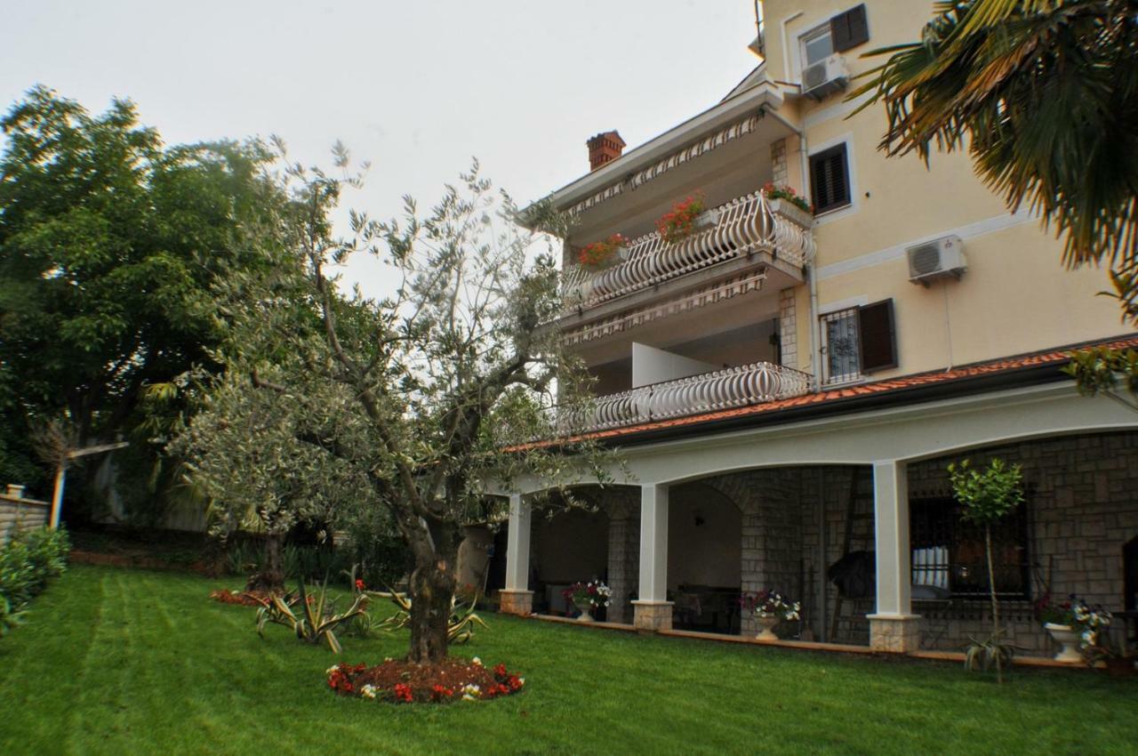 Haus Liliana Hotel Tar-Vabriga Exterior photo