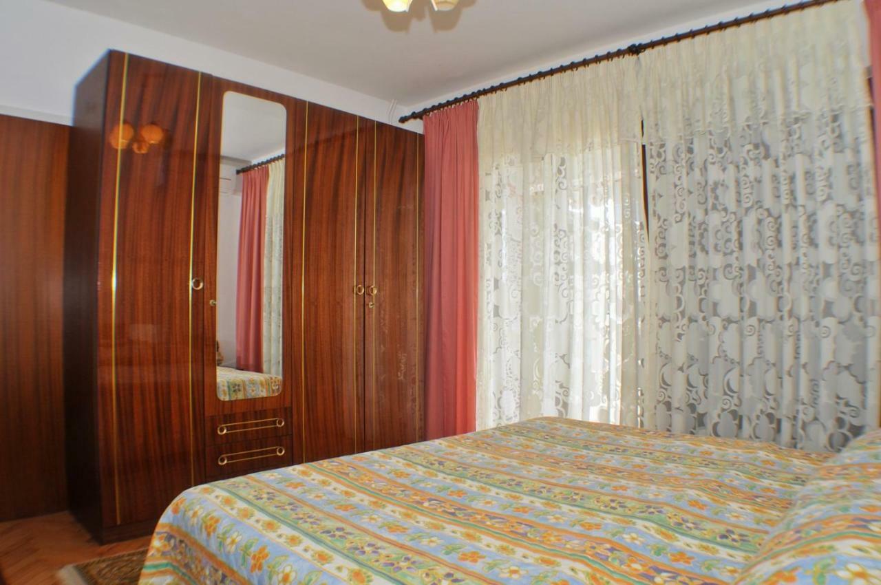 Haus Liliana Hotel Tar-Vabriga Exterior photo