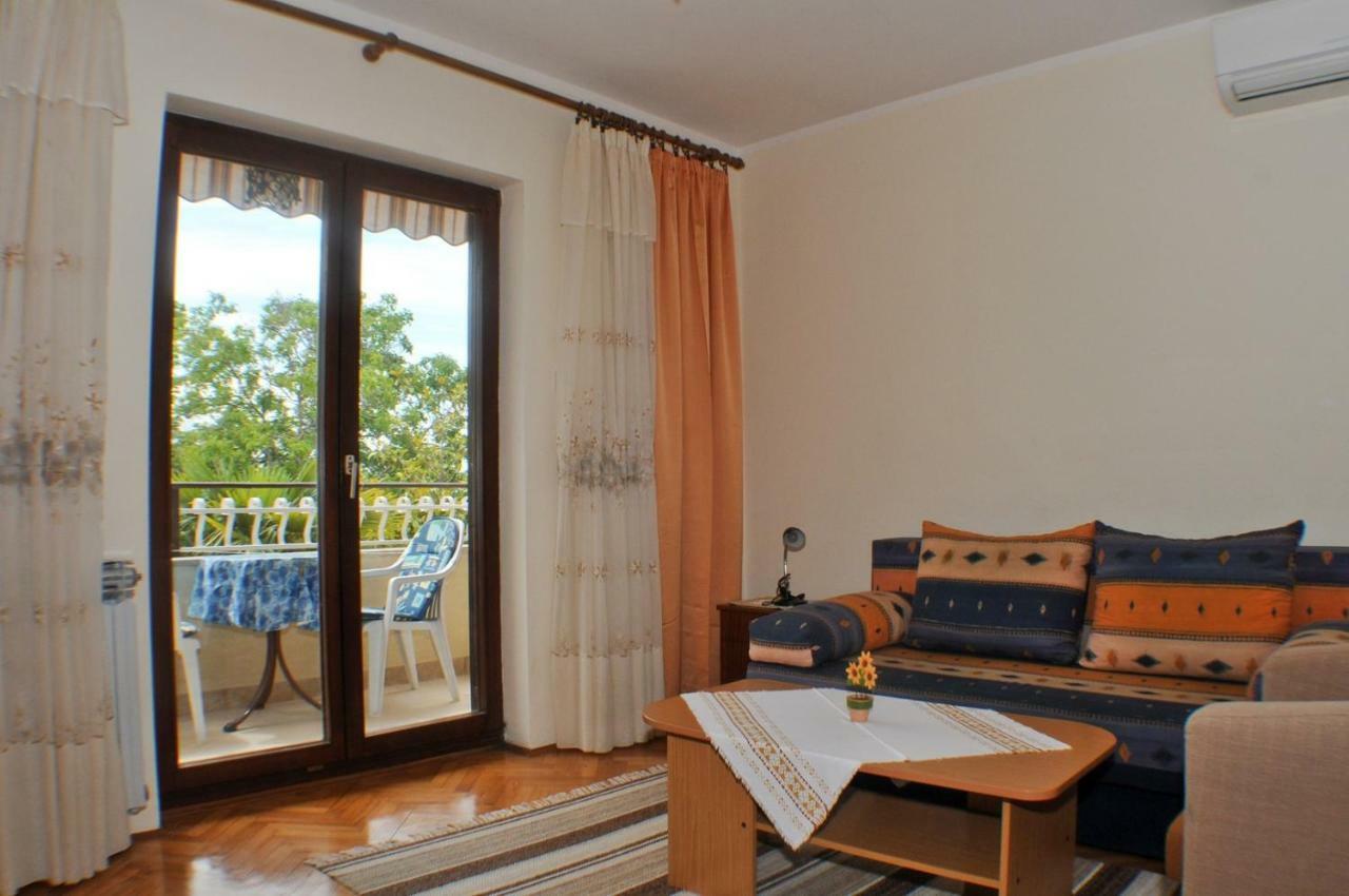 Haus Liliana Hotel Tar-Vabriga Exterior photo