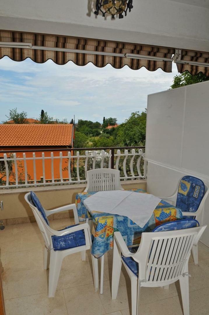 Haus Liliana Hotel Tar-Vabriga Exterior photo